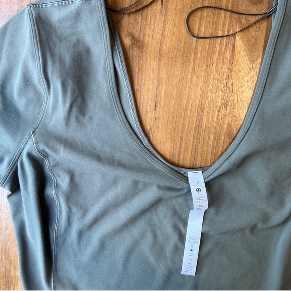NWT Lululemon Align T-Shirt - Picture 3 of 5